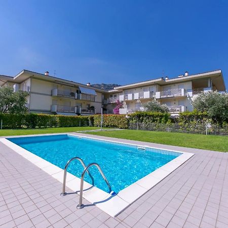 Torbole Relax, Pool & Balcony Apartment - Happy Rentals トルボレ エクステリア 写真