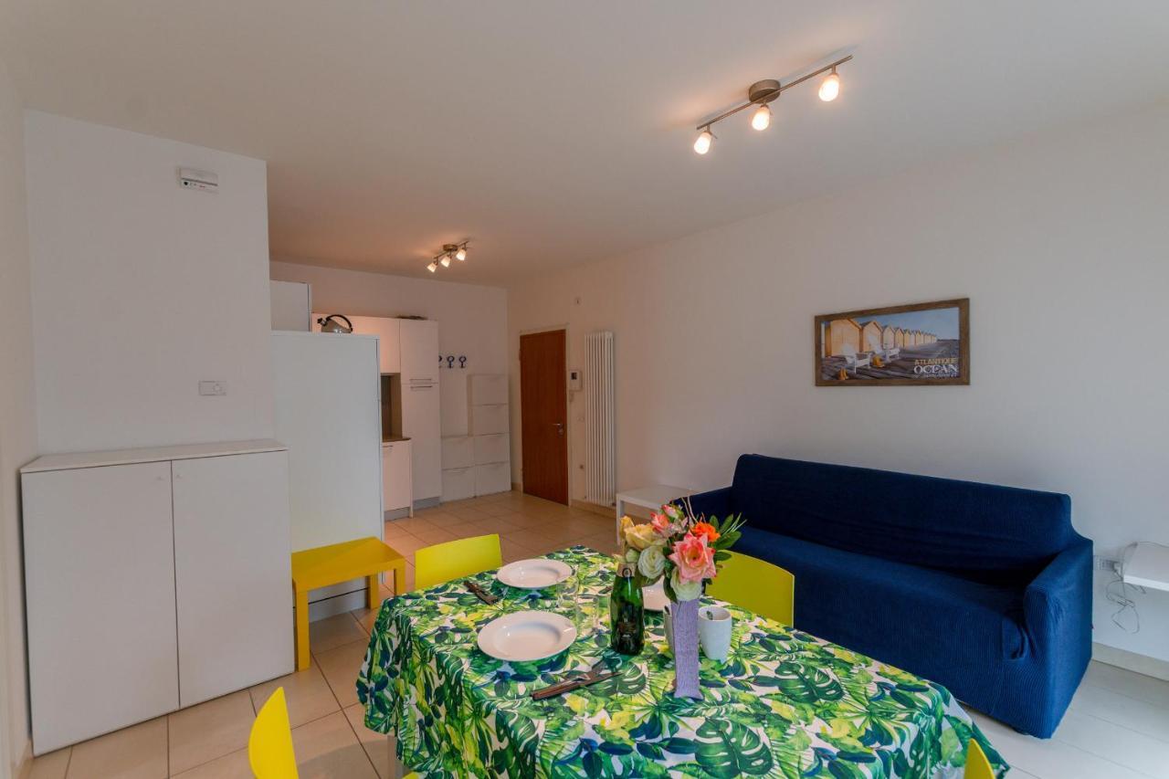 Torbole Relax, Pool & Balcony Apartment - Happy Rentals トルボレ エクステリア 写真