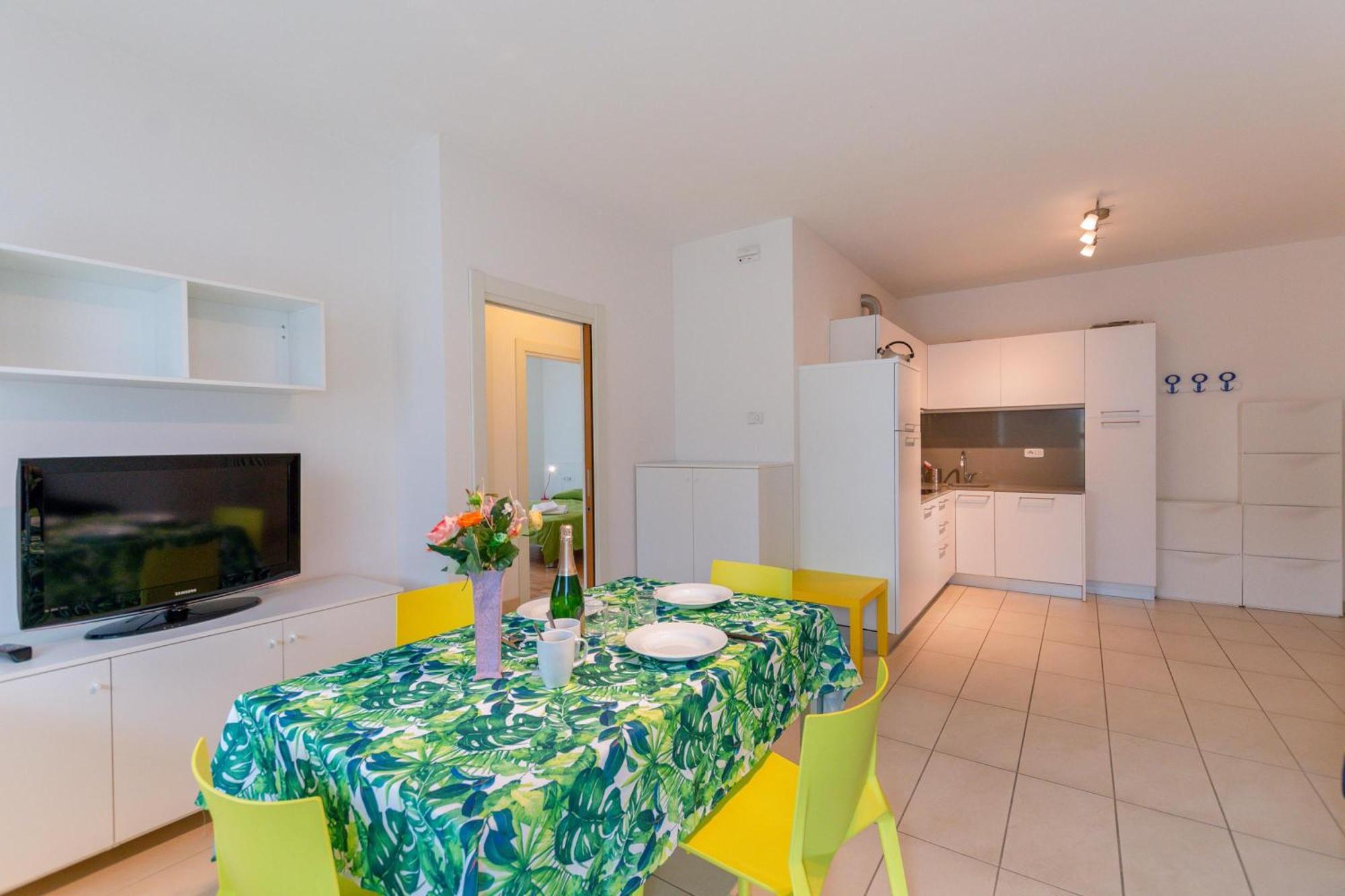 Torbole Relax, Pool & Balcony Apartment - Happy Rentals トルボレ エクステリア 写真